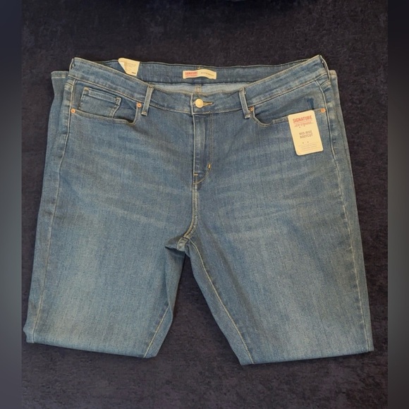 Signature by Levi Strauss Women's Boot Cut Jeans - Indigo - Picture 8 of 11